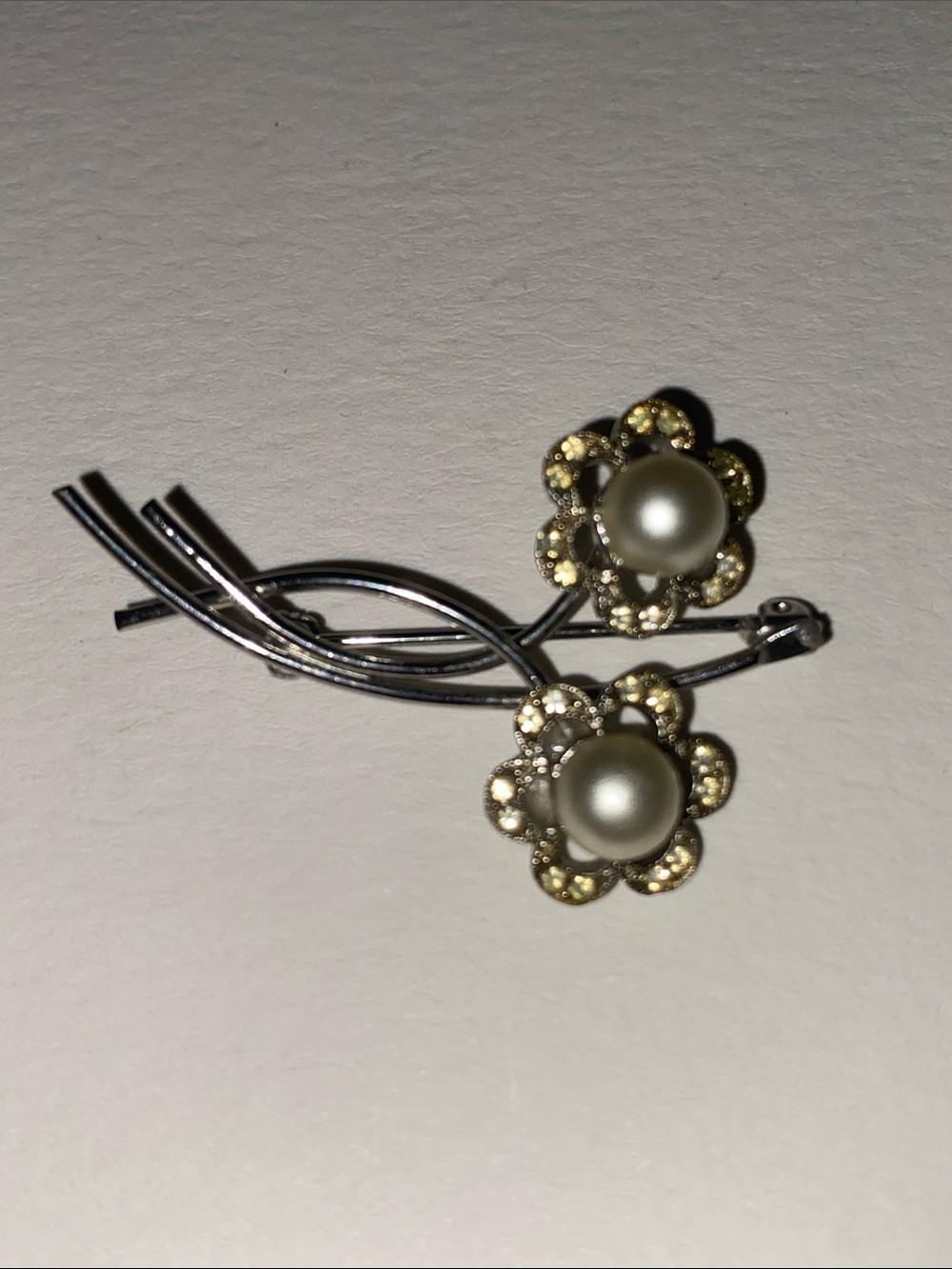 Vintage Avon pearl pin